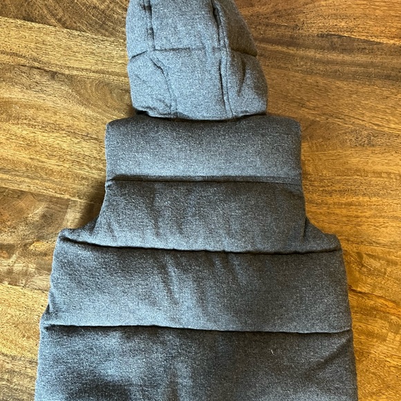 Baby Gap Puffer Vest - Picture 5 of 5